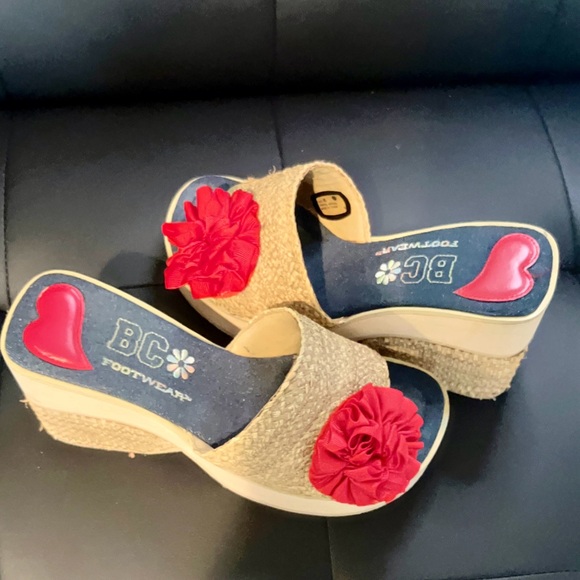 Red and Blue Summer Platform Wedge -Size 6 - Picture 3 of 3